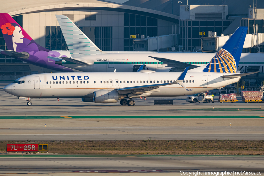 United Airlines Boeing 737-824 (N12221) | Photo 597865
