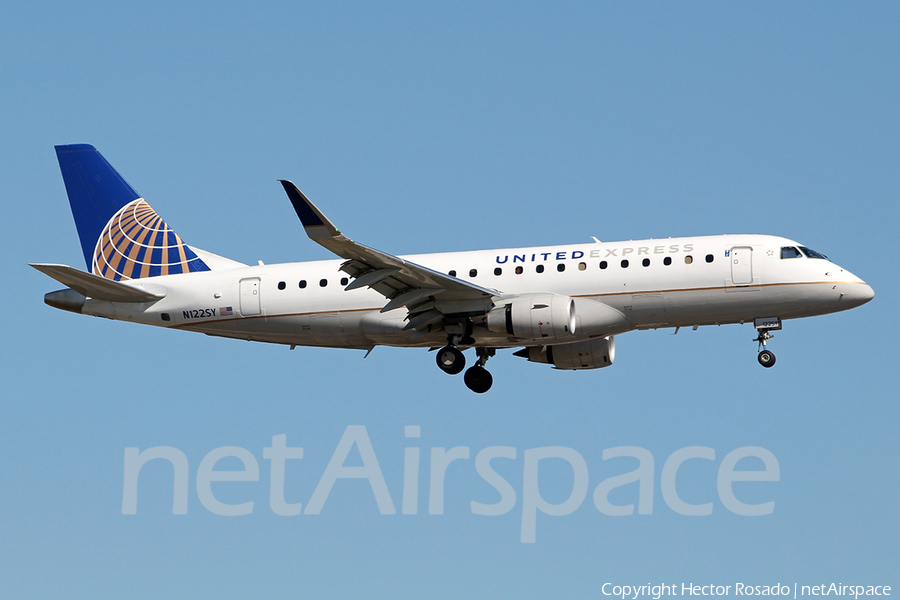 United Express (SkyWest Airlines) Embraer ERJ-175LR (ERJ-170-200LR) (N122SY) | Photo 200408