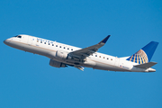 United Express (SkyWest Airlines) Embraer ERJ-175LR (ERJ-170-200LR) (N122SY) at  Los Angeles - International, United States