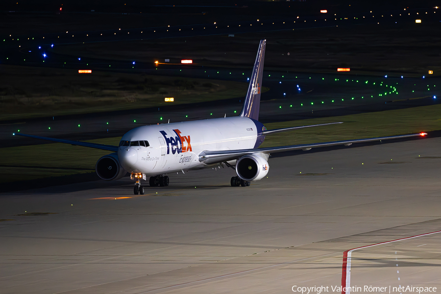 FedEx Boeing 767-3S2F(ER) (N123FE) | Photo 636105