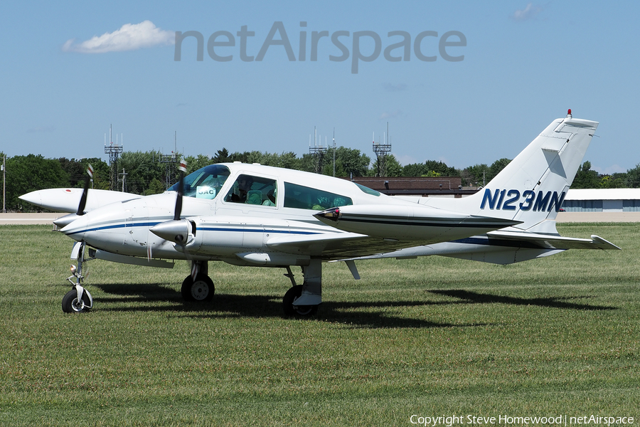 (Private) Cessna 310Q (N123MN) | Photo 554443