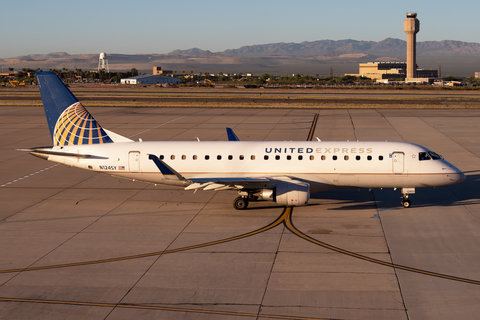 United Express (SkyWest Airlines) Embraer ERJ-175LR (ERJ-170-200LR) (N124SY) at  Tucson - International, United States