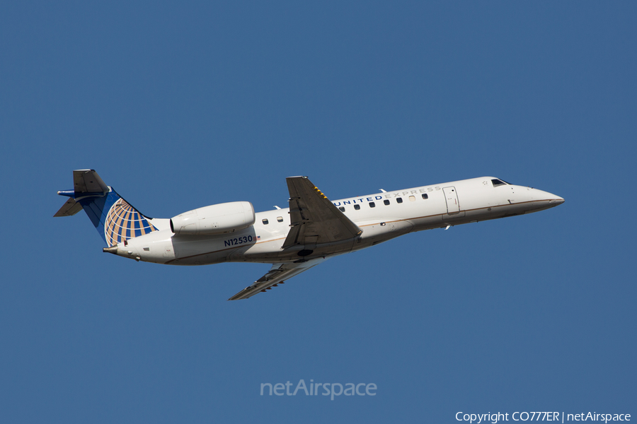 United Express (ExpressJet Airlines) Embraer ERJ-135LR (N12530) | Photo 104700