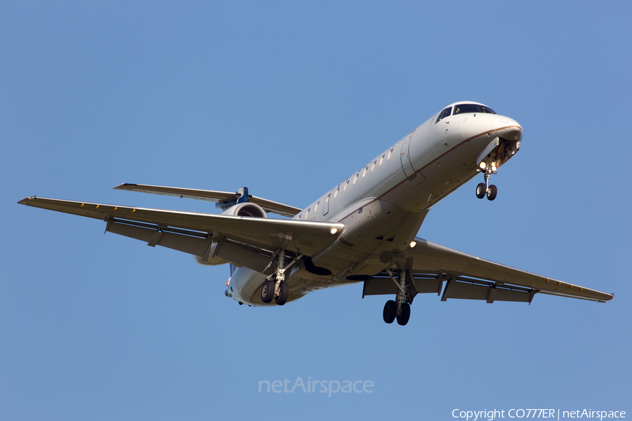 United Express (ExpressJet Airlines) Embraer ERJ-135LR (N12530) | Photo 57227
