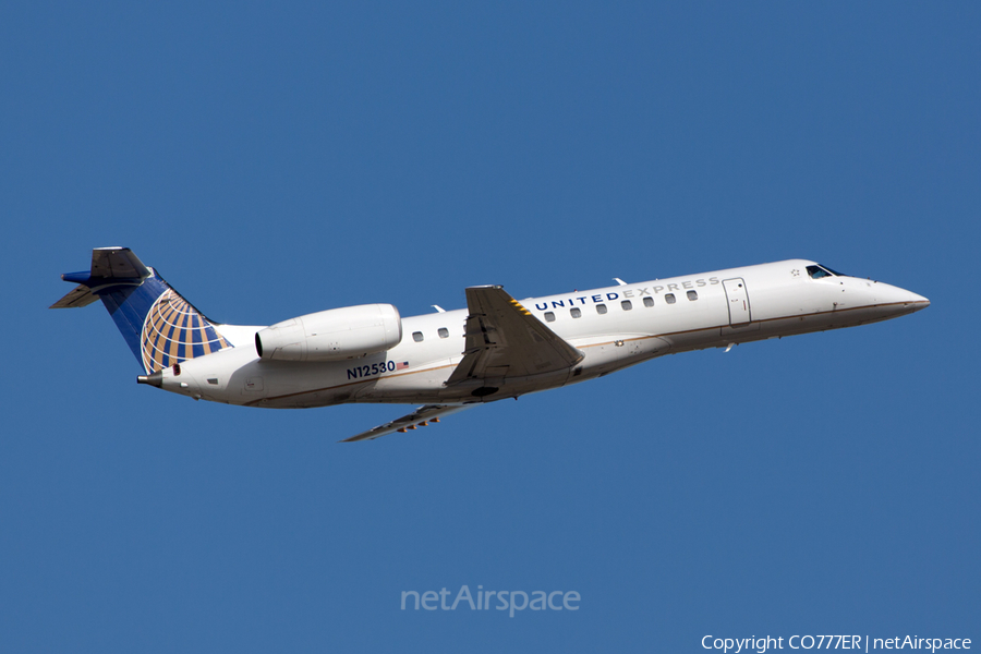 United Express (ExpressJet Airlines) Embraer ERJ-135LR (N12530) | Photo 59575