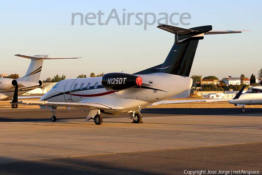 (Private) Embraer EMB-505 Phenom 300 (N125DT) | Photo 417631