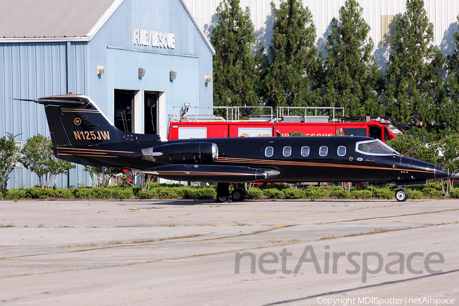 (Private) Learjet 25D (N125JW) | Photo 25404