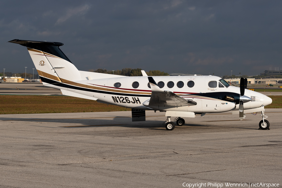 (Private) Beech King Air 200 (N126JH) | Photo 560881