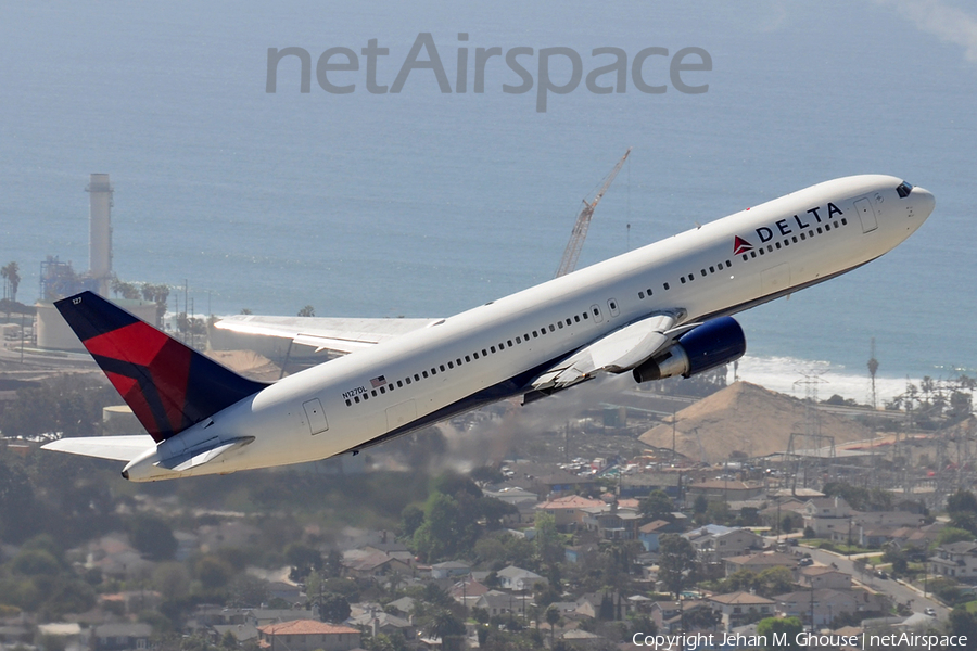 Delta Air Lines Boeing 767-332 (N127DL) | Photo 61244