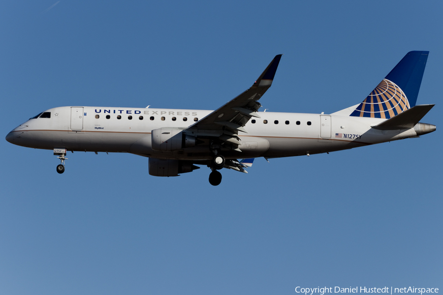 United Express (SkyWest Airlines) Embraer ERJ-175LR (ERJ-170-200LR) (N127SY) | Photo 448527
