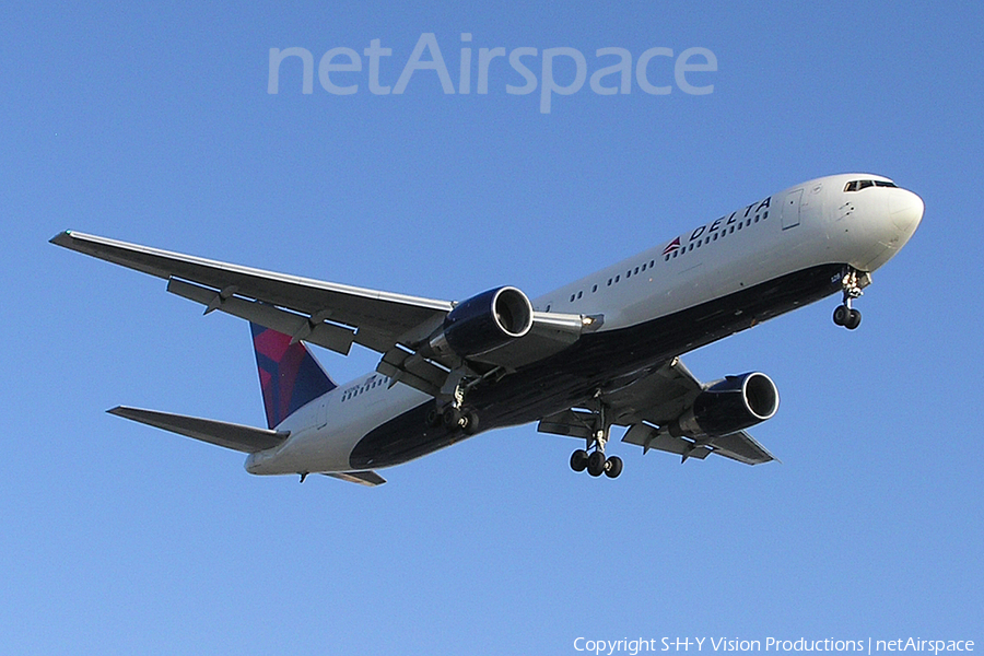 Delta Air Lines Boeing 767-332 (N128DL) | Photo 3298