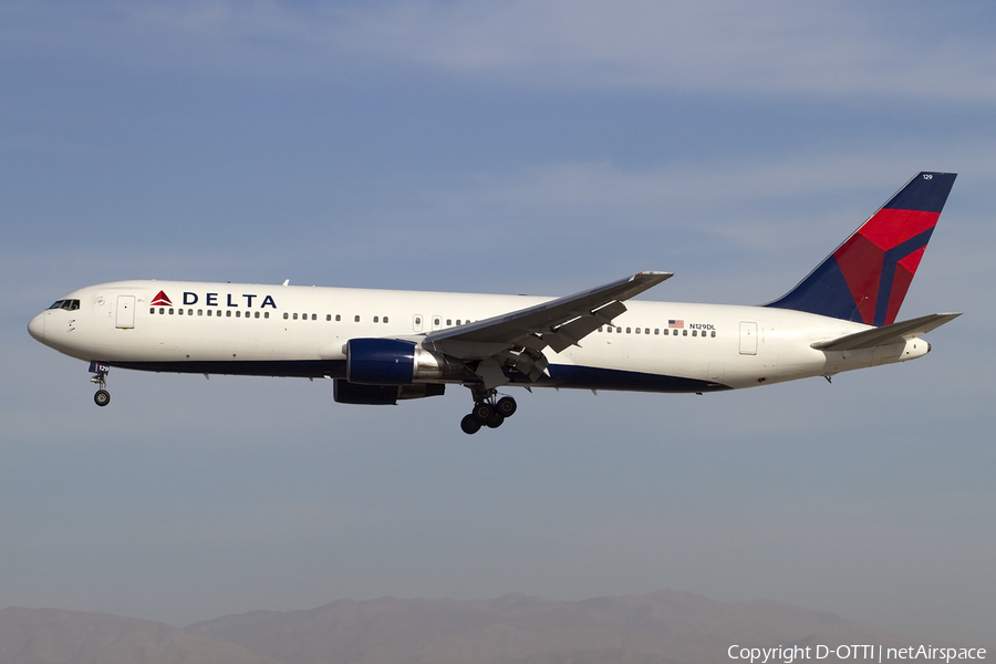 Delta Air Lines Boeing 767-332(ER) (N129DL) | Photo 425422