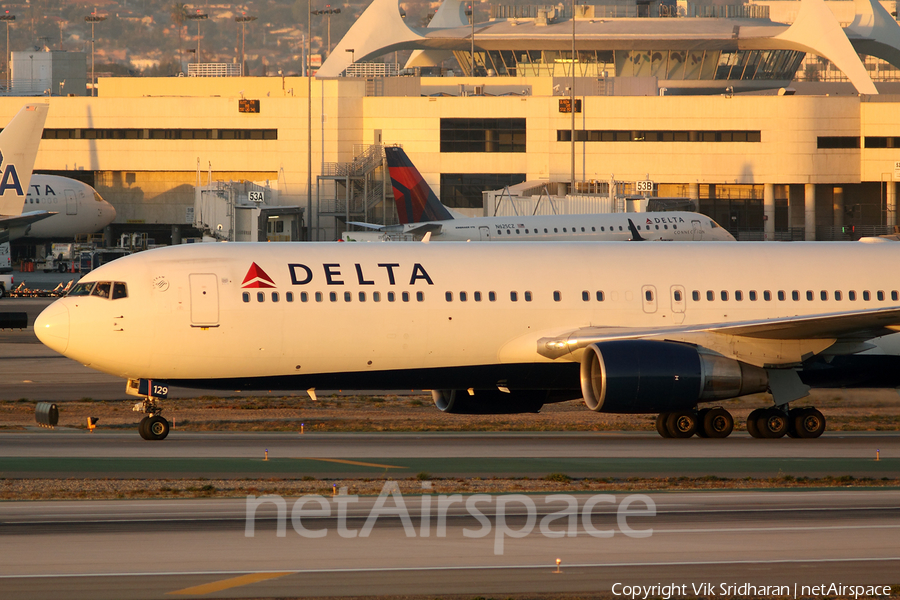 Delta Air Lines Boeing 767-332(ER) (N129DL) | Photo 40323