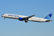 United Airlines Boeing 787-10 Dreamliner (N13013) at  Los Angeles - International, United States