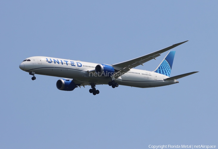 United Airlines Boeing 787-10 Dreamliner (N13013) | Photo 681155