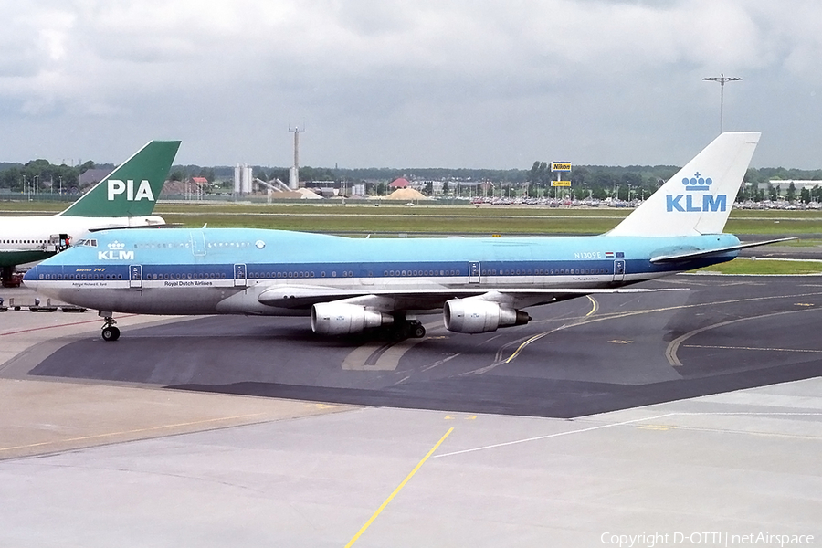 KLM - Royal Dutch Airlines Boeing 747-206B(SUD) (N1309E) | Photo 143111