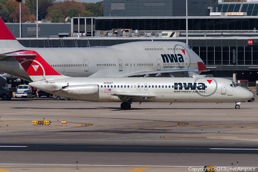 Northwest Airlines McDonnell Douglas DC-9-31 (N1309T) | Photo 190477