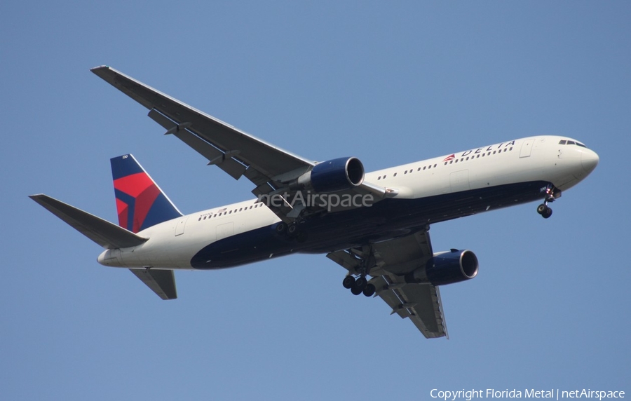 Delta Air Lines Boeing 767-332 (N130DL) | Photo 319602