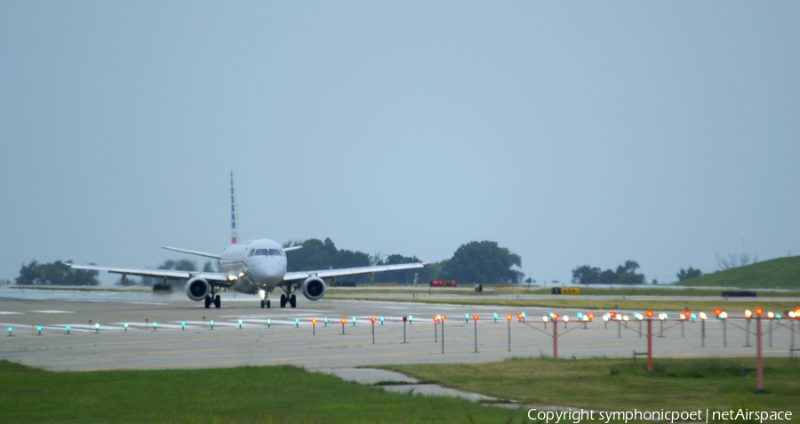 American Eagle (Republic Airlines) Embraer ERJ-175LR (ERJ-170-200LR) (N130HQ) | Photo 459168