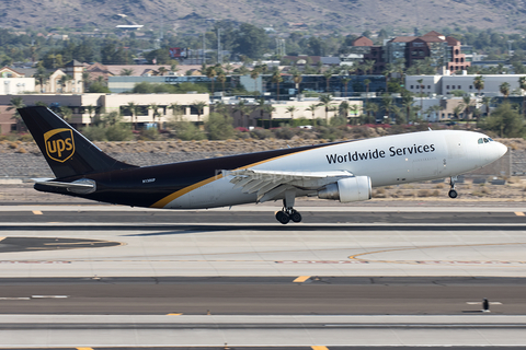 United Parcel Service Airbus A300F4-622R (N130UP) at  Phoenix - Sky Harbor, United States