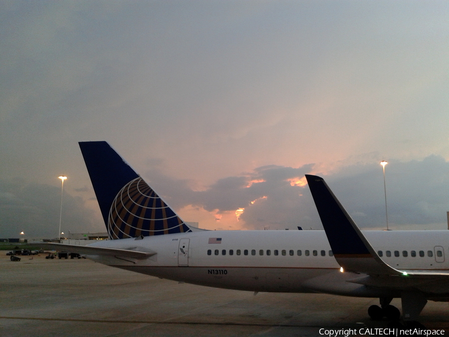 Continental Airlines Boeing 757-224 (N13110) | Photo 11802