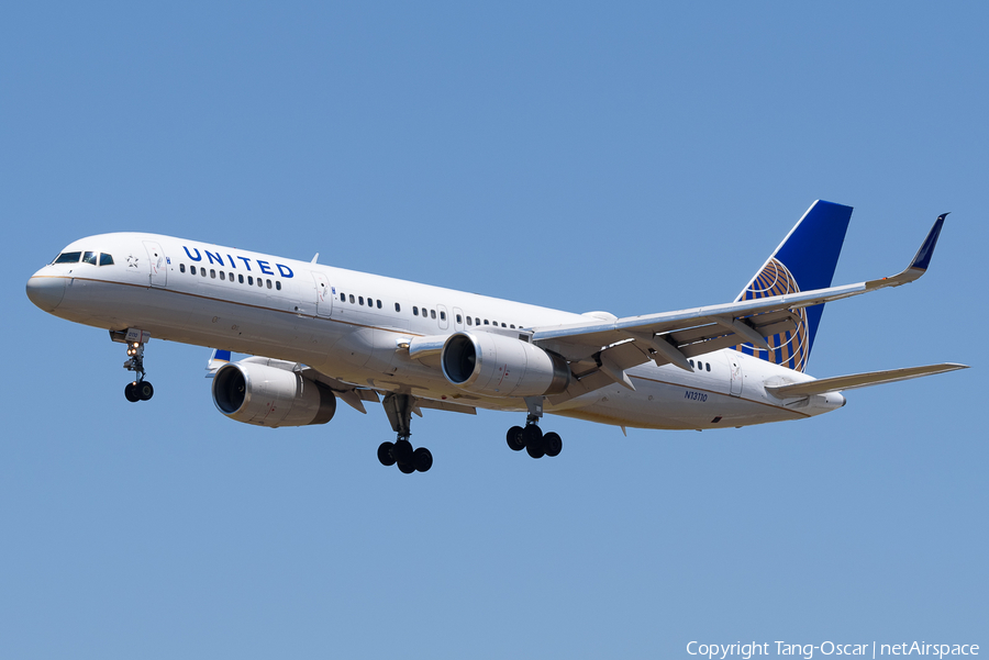 United Airlines Boeing 757-224 (N13110) | Photo 489318