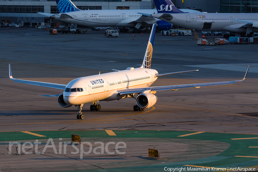 United Airlines Boeing 757-224 (N13110) | Photo 502926