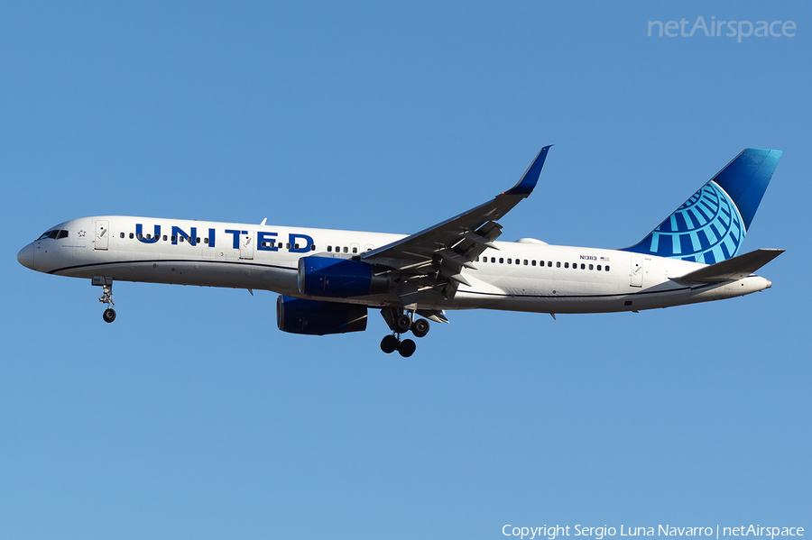 United Airlines Boeing 757-224 (N13113) | Photo 626703