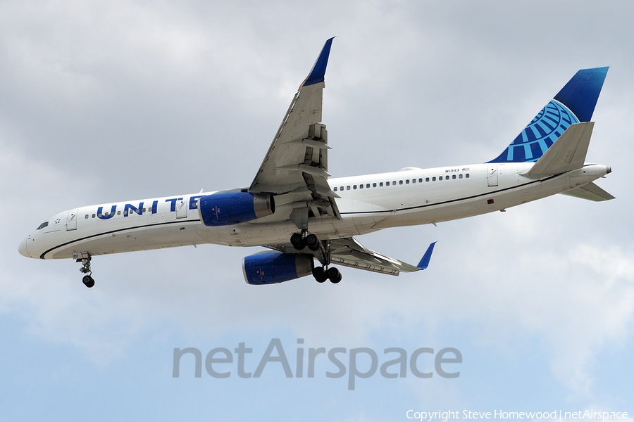 United Airlines Boeing 757-224 (N13113) | Photo 674130