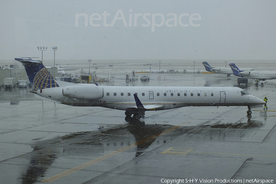 United Express (ExpressJet Airlines) Embraer ERJ-145XR (N13124) | Photo 64995