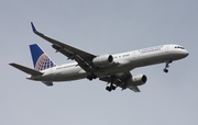 Continental Airlines Boeing 757-224 (N13138) at  Orlando - International (McCoy), United States