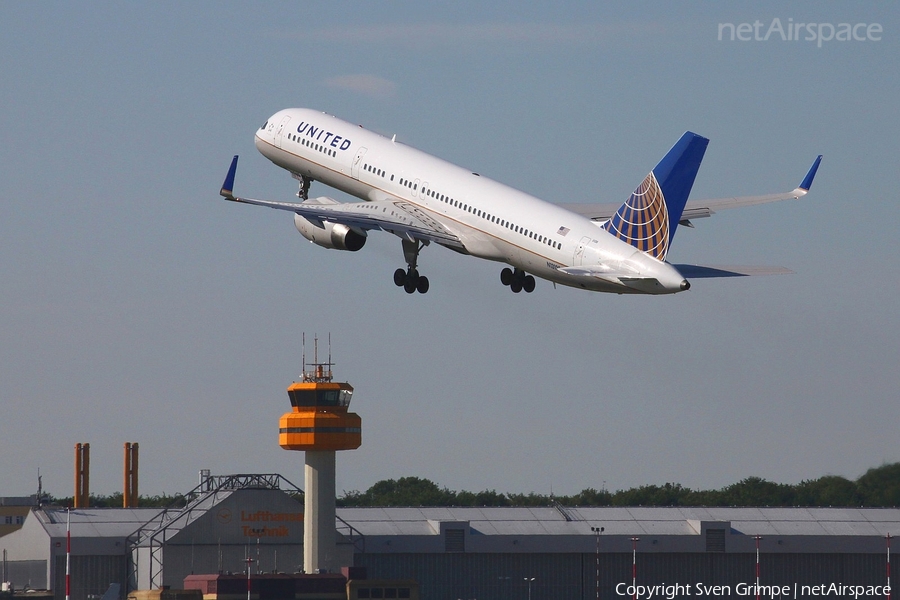 United Airlines Boeing 757-224 (N13138) | Photo 11531