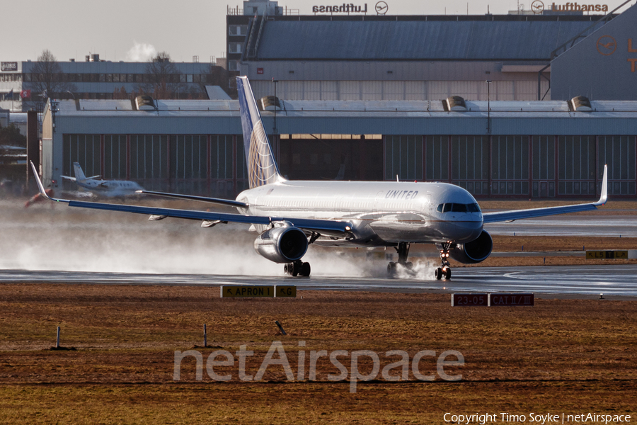 United Airlines Boeing 757-224 (N13138) | Photo 21312