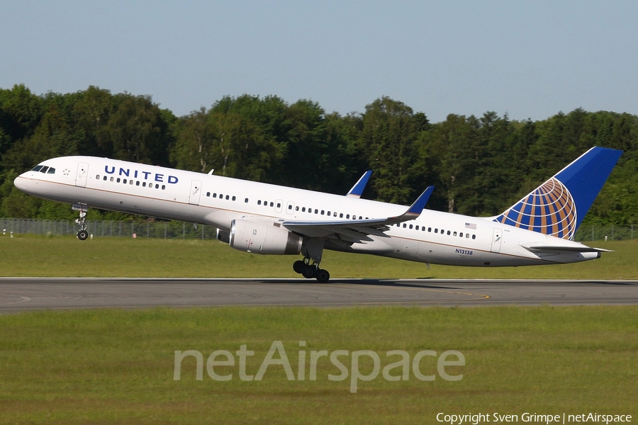 United Airlines Boeing 757-224 (N13138) | Photo 22450