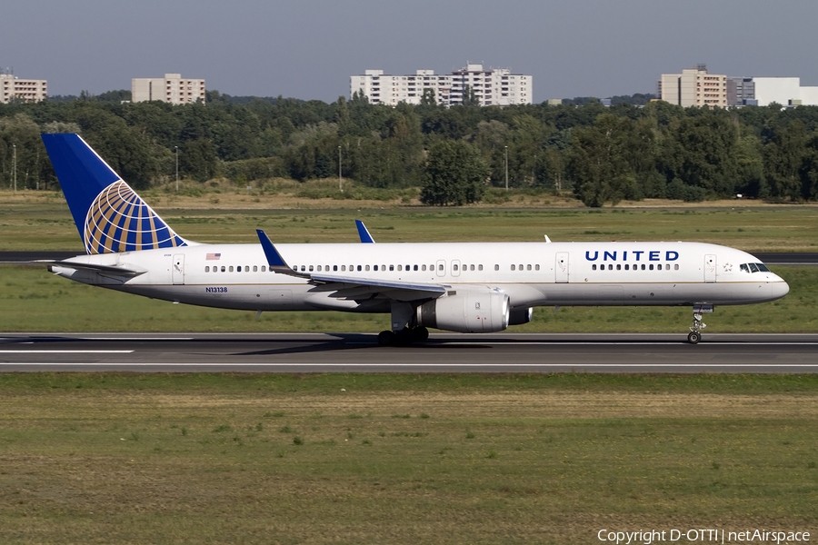 United Airlines Boeing 757-224 (N13138) | Photo 417419