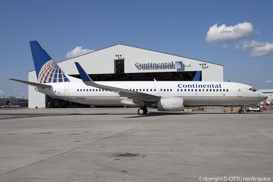 Continental Airlines Boeing 737-824 (N13248) | Photo 177200