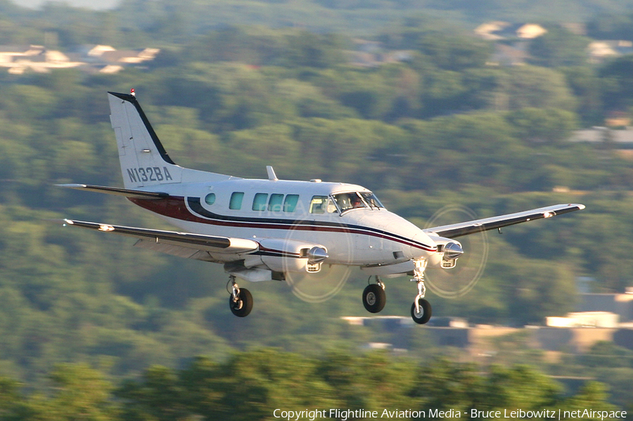 Bemidji Airlines Beech 65-B80 Queen Air (N132BA) | Photo 158284