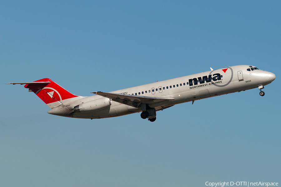 Northwest Airlines McDonnell Douglas DC-9-31 (N1332U) | Photo 190475