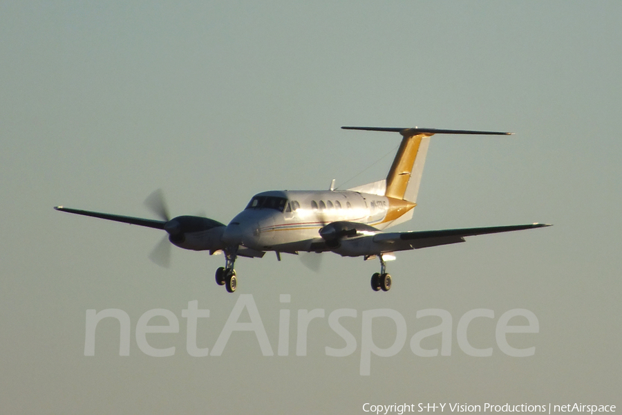 (Private) Beech King Air B200C (N133US) | Photo 13672