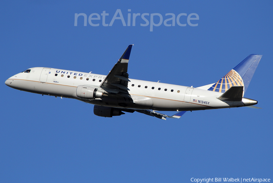 United Express (SkyWest Airlines) Embraer ERJ-175LR (ERJ-170-200LR) (N134SY) | Photo 411418