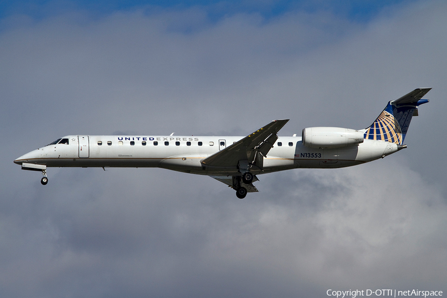 United Express (ExpressJet Airlines) Embraer ERJ-145LR (N13553) | Photo 386546