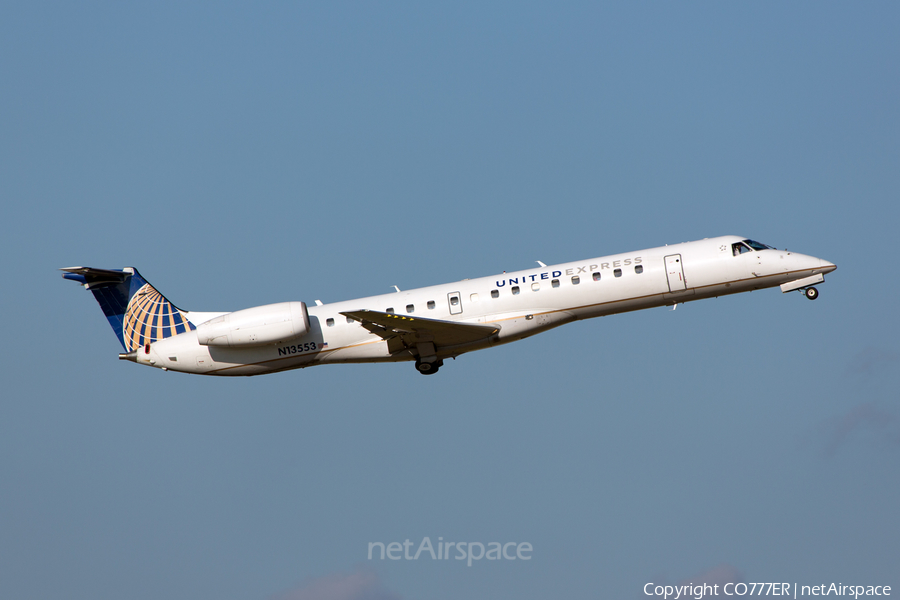 United Express (ExpressJet Airlines) Embraer ERJ-145LR (N13553) | Photo 31745