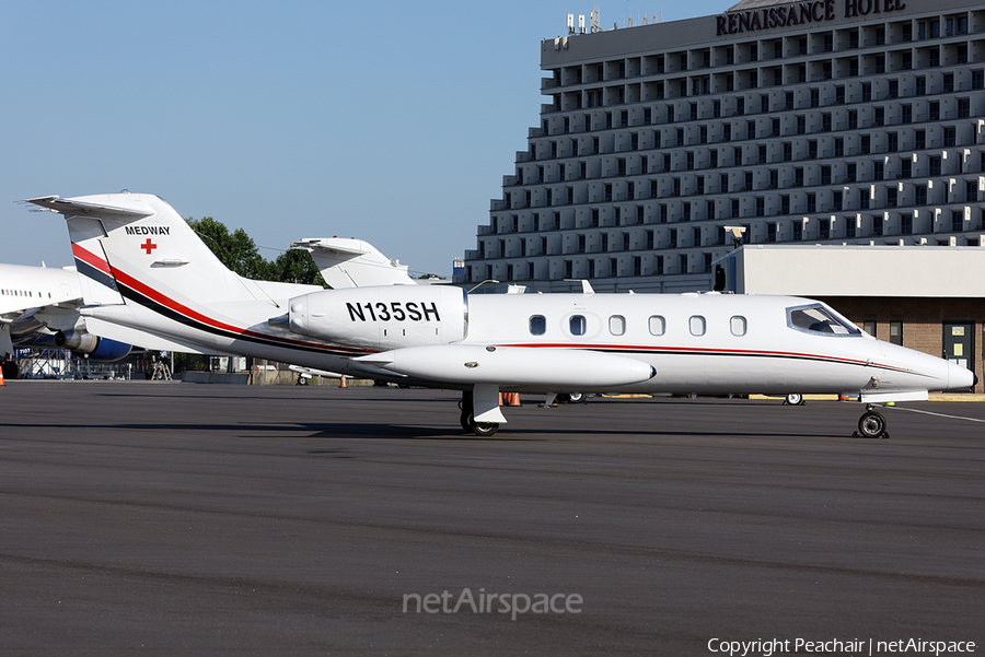 Med Air Learjet 35A (N135SH) | Photo 329961