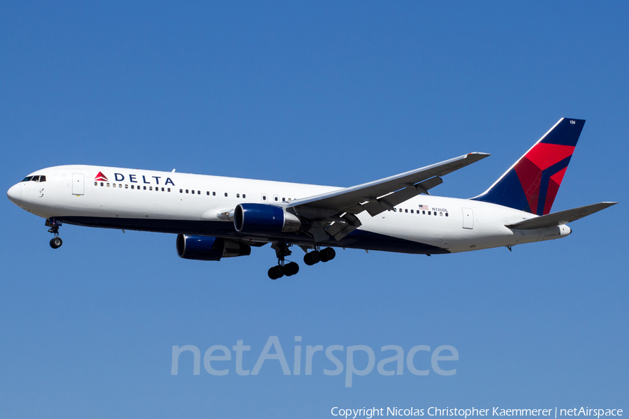 Delta Air Lines Boeing 767-332 (N136DL) | Photo 161424