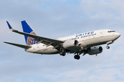 United Airlines Boeing 737-724 (N13716) at  Windsor Locks - Bradley International, United States