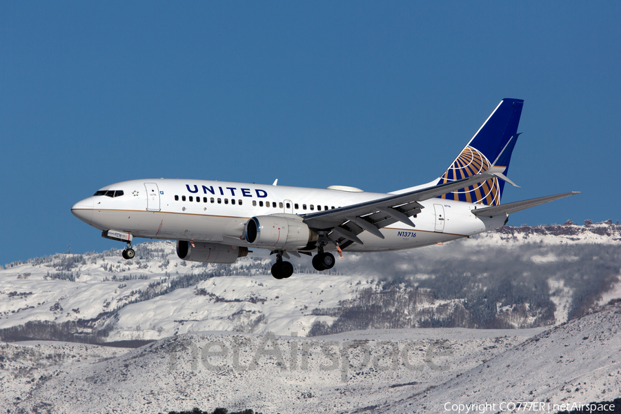 United Airlines Boeing 737-724 (N13716) | Photo 94656