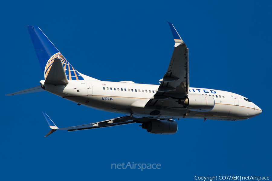 United Airlines Boeing 737-724 (N13716) | Photo 170669