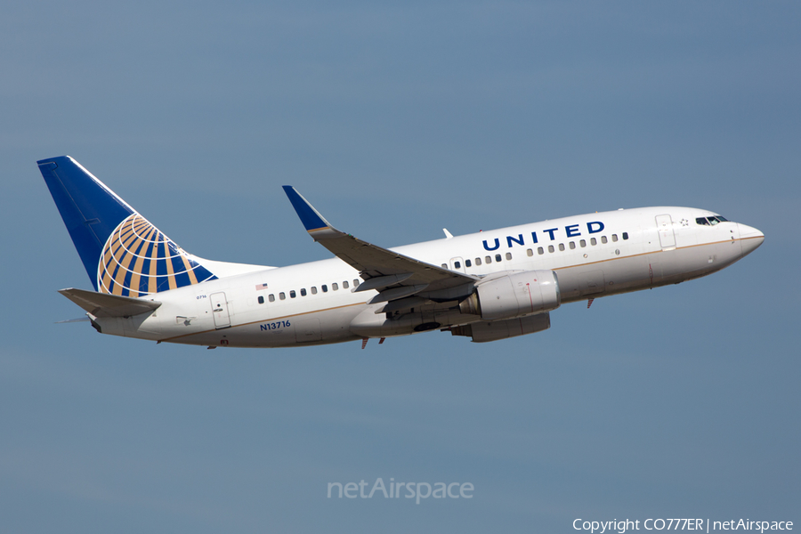 United Airlines Boeing 737-724 (N13716) | Photo 59244