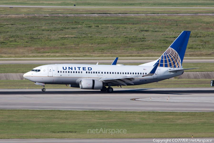 United Airlines Boeing 737-724 (N13716) | Photo 88997