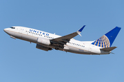United Airlines Boeing 737-724 (N13718) at  Newark - Liberty International, United States